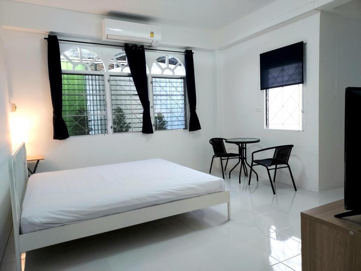Room79 Phuket Екстериор снимка
